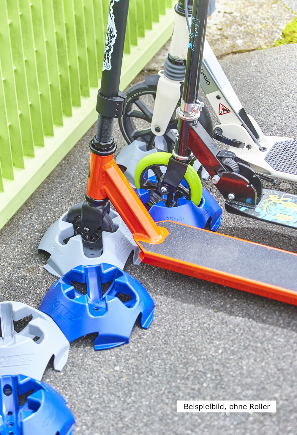 MOTTEZ Bodenständer Stellplatz in Grau, erweiterbar & frei anordnen für Roller BILD 3